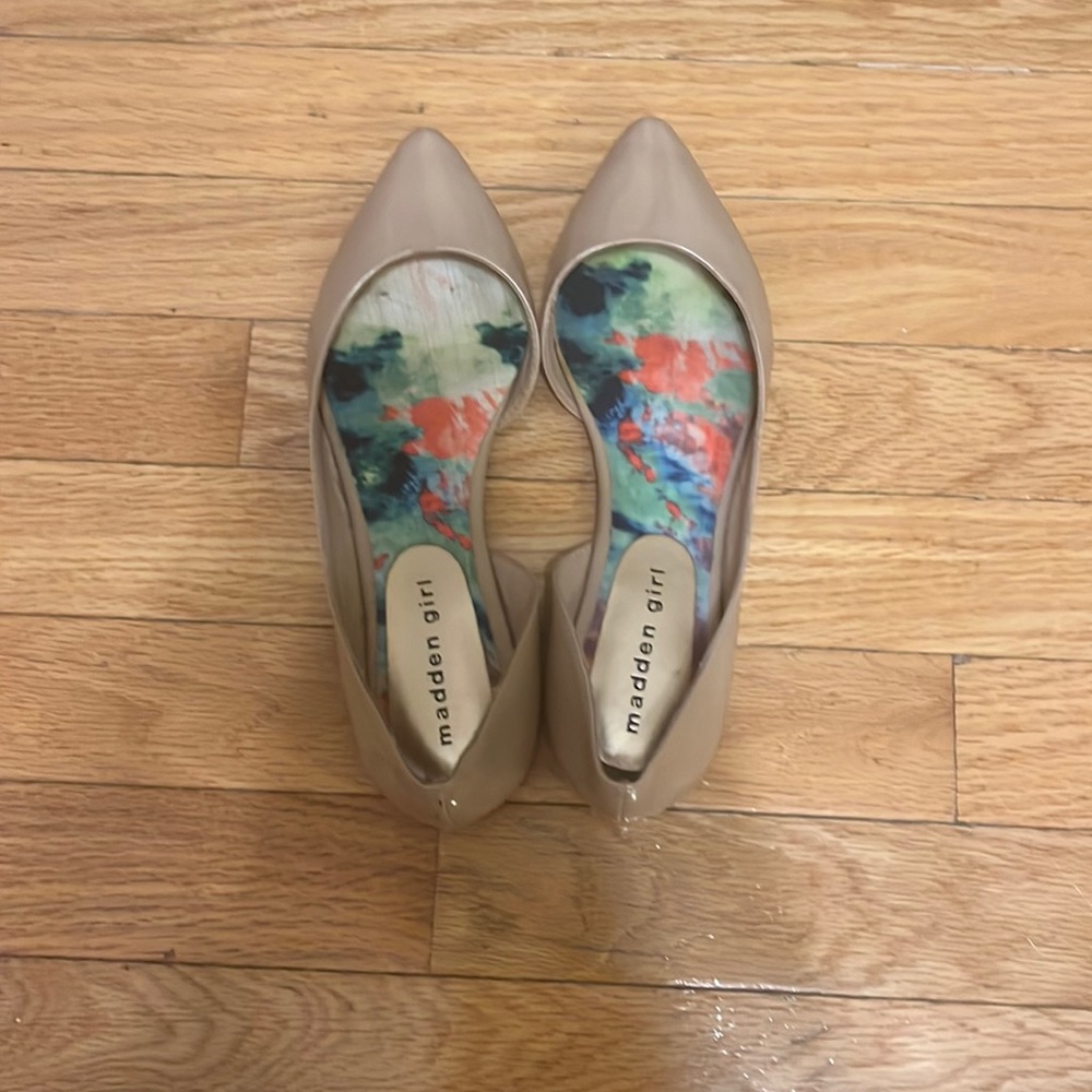 Tan Madden girl flats